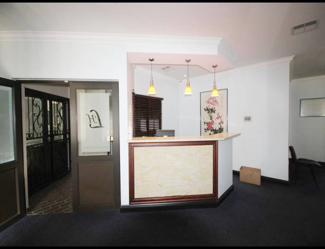 133M² BUSINESS TO LET IN BEDFORD GARDENS